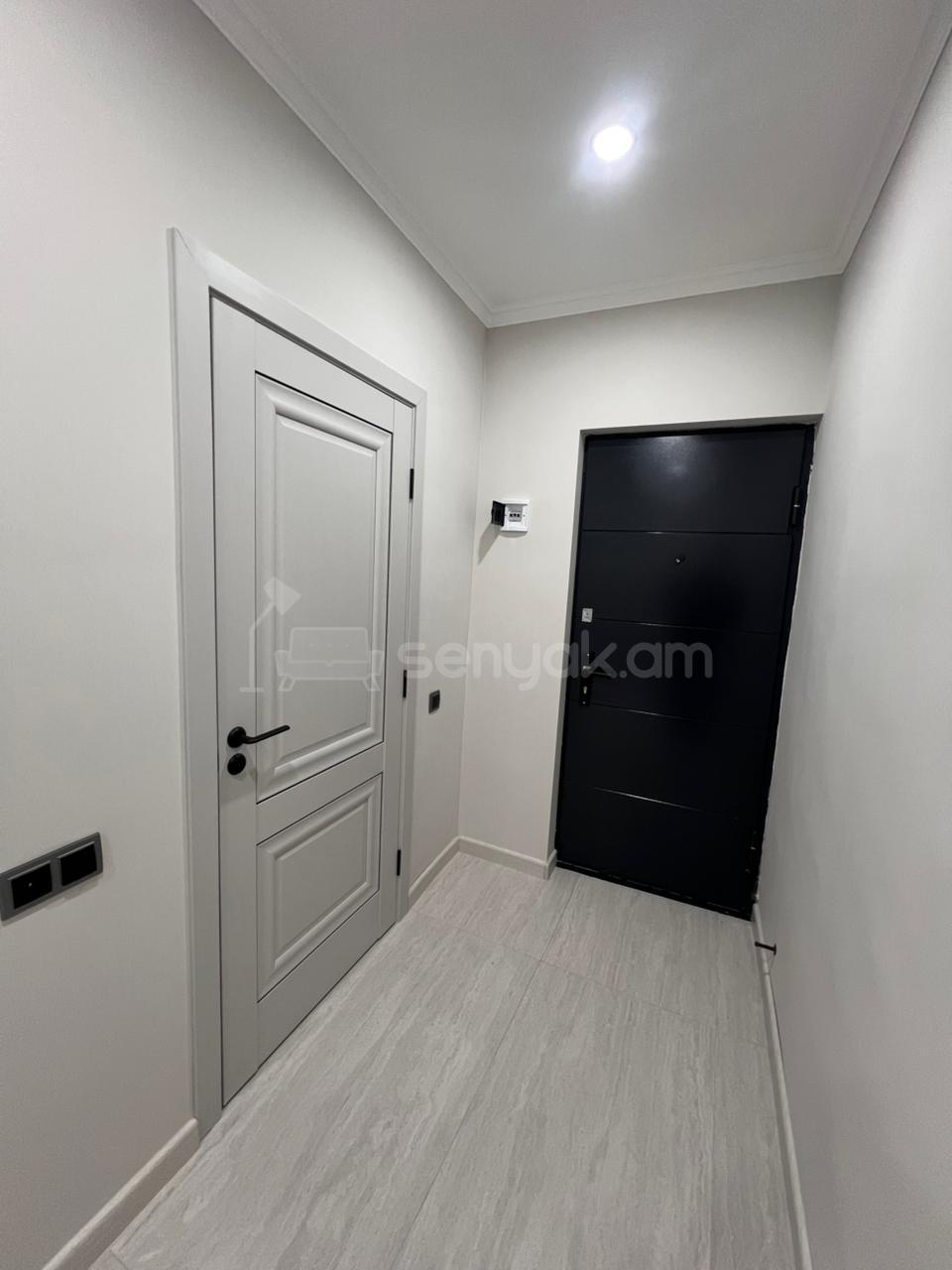 2 Սենյականոց Բնակարան Քարե Շենքում, 50քմ, 3/5 հարկ, Դիզայներական Վերանորոգված