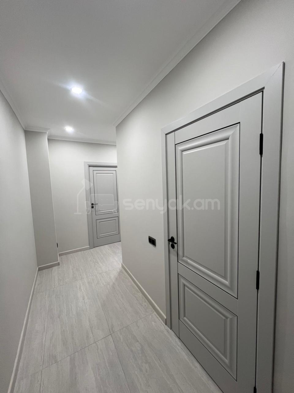 2 Սենյականոց Բնակարան Քարե Շենքում, 50քմ, 3/5 հարկ, Դիզայներական Վերանորոգված