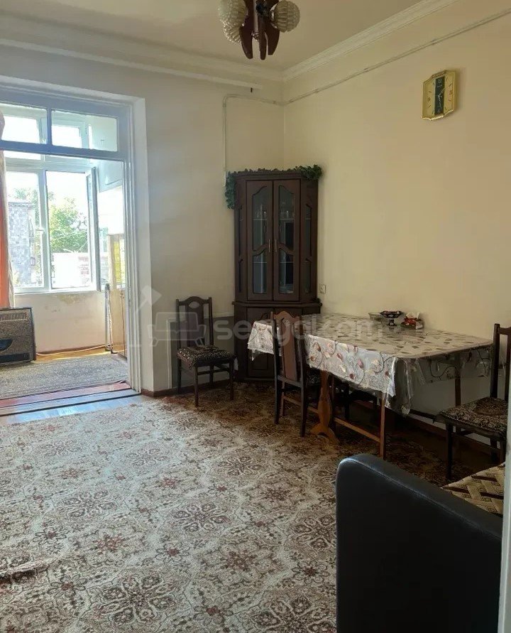 1 Սենյականոց Բնակարան Քարե Շենքում, 41քմ, 3/5 հարկ, Նորմալ Վիճակում