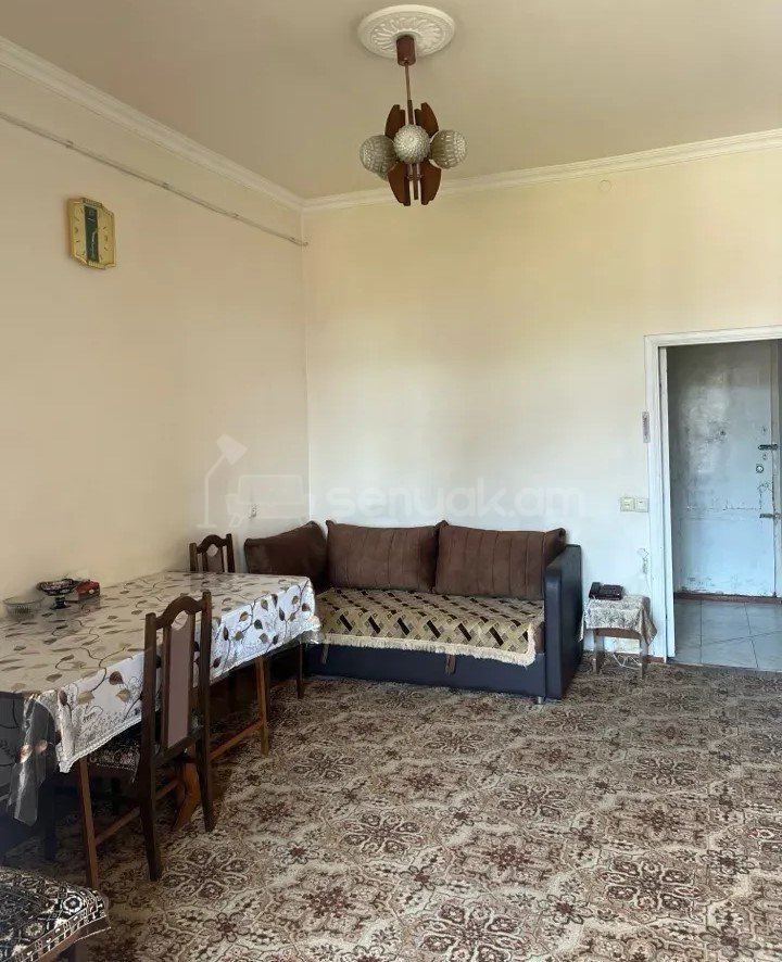 1 Սենյականոց Բնակարան Քարե Շենքում, 41քմ, 3/5 հարկ, Նորմալ Վիճակում