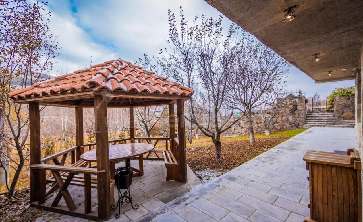 6 Սենյականոց Շքեղ Առանձնատուն, 250քմ, Լողավազանով