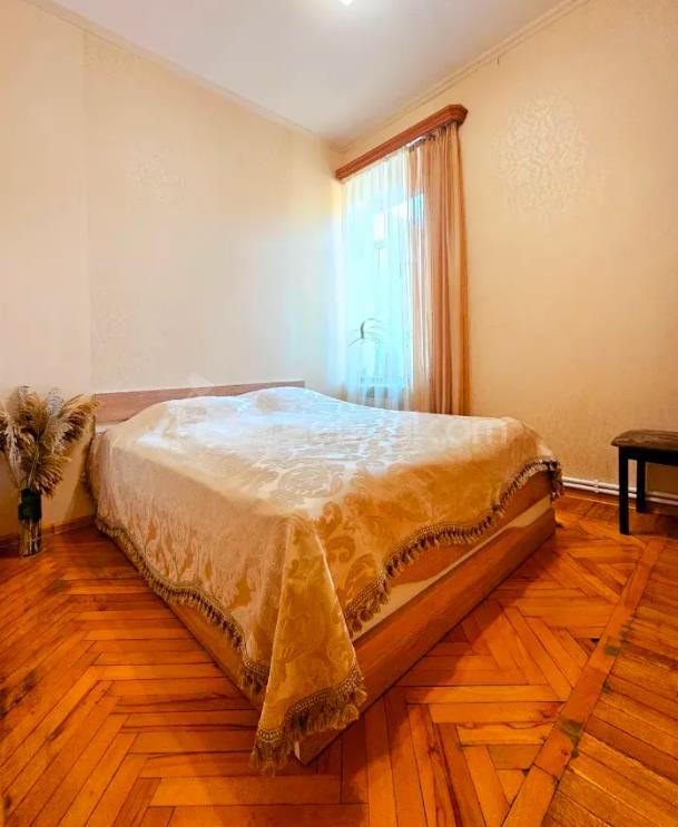 3 Սենյականոց Բնակարան Քարե Շենքում, 75քմ, 2/5 հարկ, Կապիտալ Վերանորոգված, Կահավորված