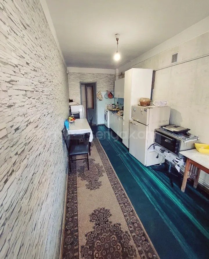 3 Սենյականոց Բնակարան Քարե Շենքում, 86քմ, 4/5 հարկ, Նորմալ Վիճակում