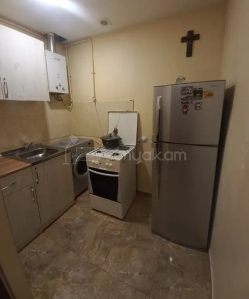 2 Սենյականոց Բնակարան Քարե Շենքում, 32քմ, 2/4 հարկ, Կապիտալ Վերանորոգված