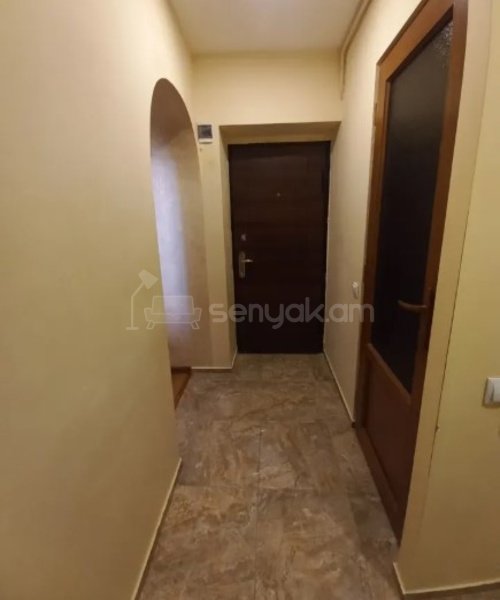 2 Սենյականոց Բնակարան Քարե Շենքում, 32քմ, 2/4 հարկ, Կապիտալ Վերանորոգված