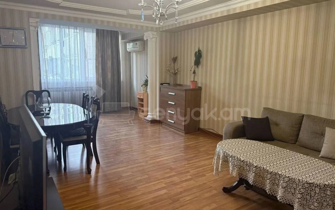 3 Սենյականոց Բնակարան, 98քմ, 2/10 հարկ, Նորմալ Վիճակում