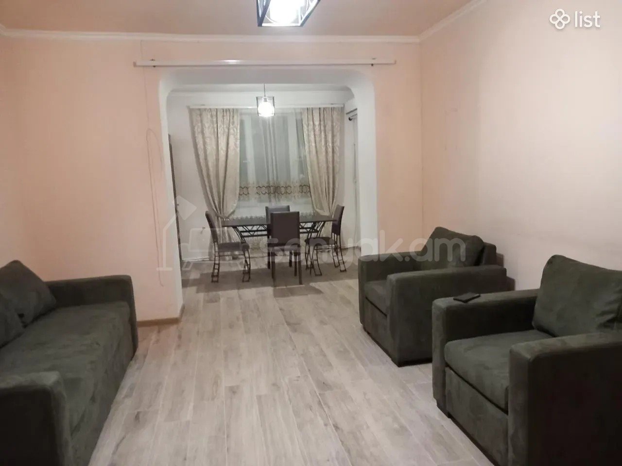 3 Սենյականոց Բնակարան Քարե Շենքում, 75քմ, 2/5 հարկ, Կապիտալ Վերանորոգված, Կահավորված, Արևկող