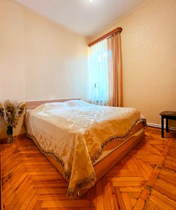 3 Սենյականոց Բնակարան Քարե Շենքում, 80քմ, 2/5 հարկ, Կապիտալ Վերանորոգված, Կահավորված, Արևկող