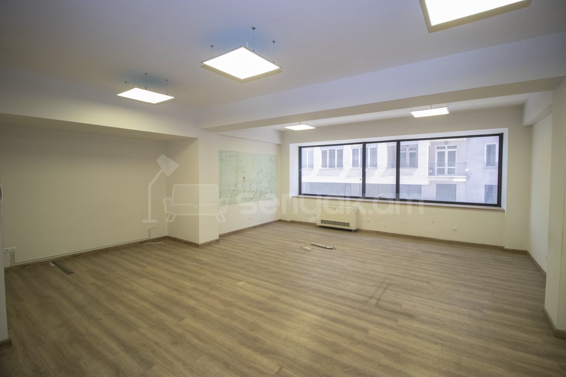 Նորակառույց Օֆիսային Տարածք, 120քմ