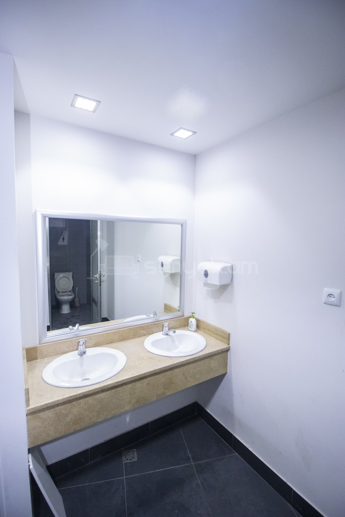 Նորակառույց Օֆիսային Տարածք, 120քմ