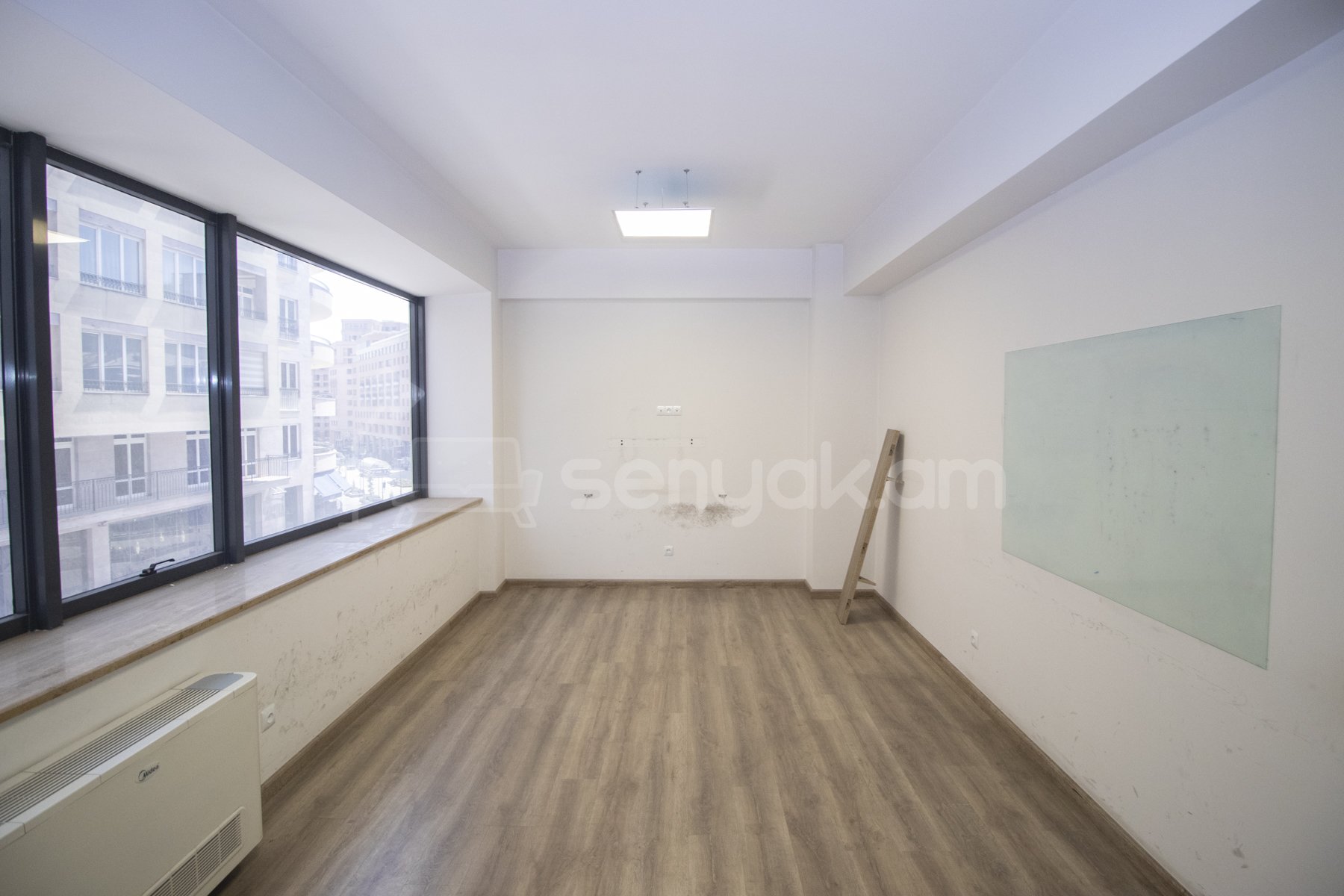 Նորակառույց Օֆիսային Տարածք, 120քմ