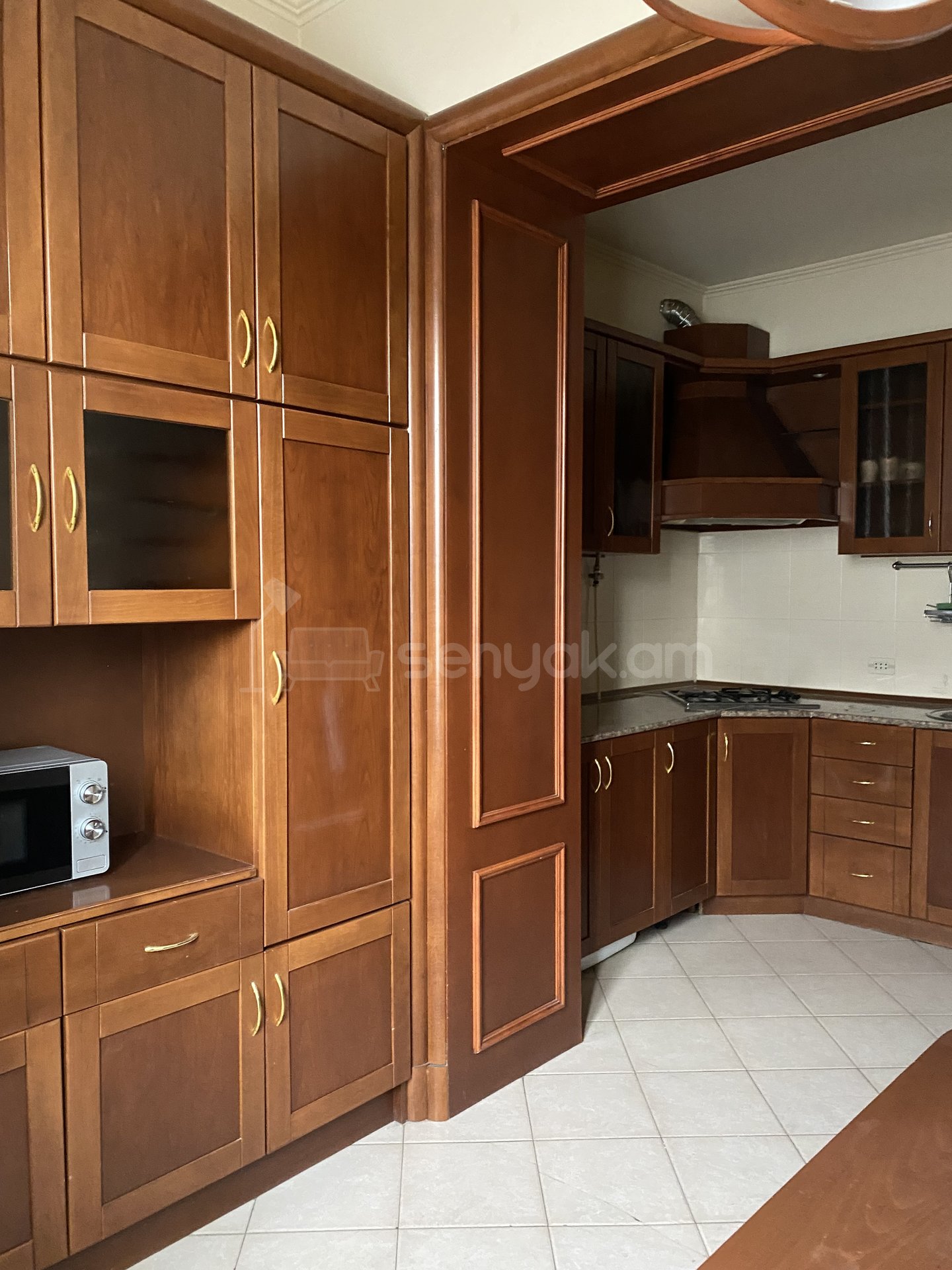 3 Սենյականոց Բնակարան Քարե Շենքում, 72քմ, 3/5 հարկ, Կապիտալ Վերանորոգված, Կահավորված, Արևկող