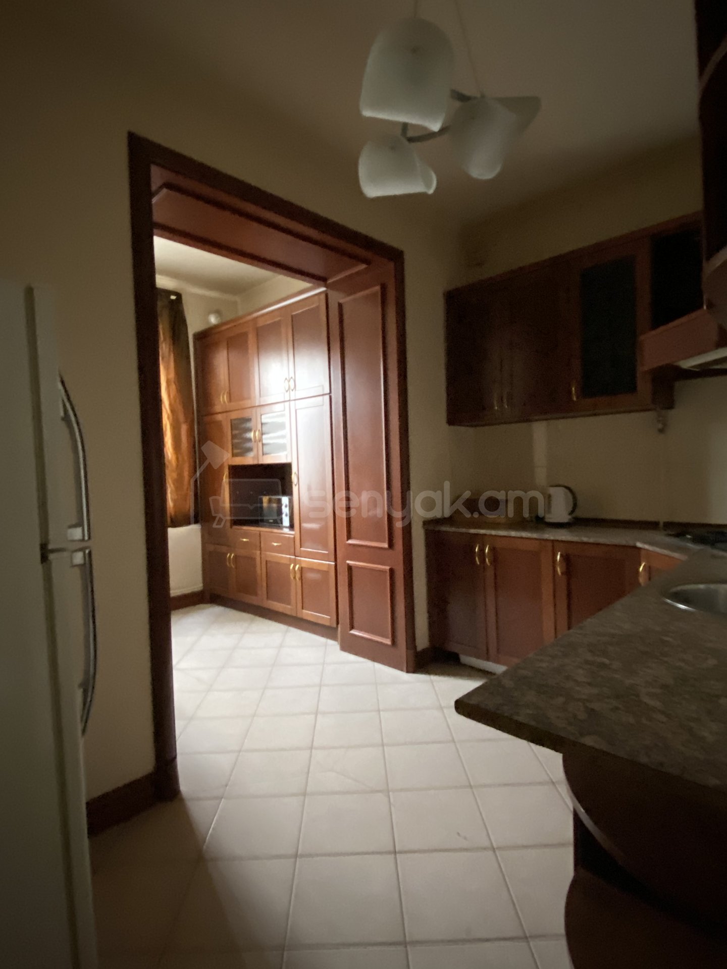 3 Սենյականոց Բնակարան Քարե Շենքում, 72քմ, 3/5 հարկ, Կապիտալ Վերանորոգված, Կահավորված, Արևկող