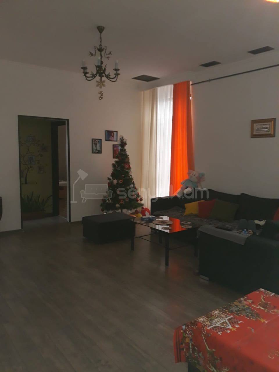 3 Սենյականոց Բնակարան Քարե Շենքում, 87քմ, 1/5 հարկ, Կապիտալ Վերանորոգված, Կահավորված