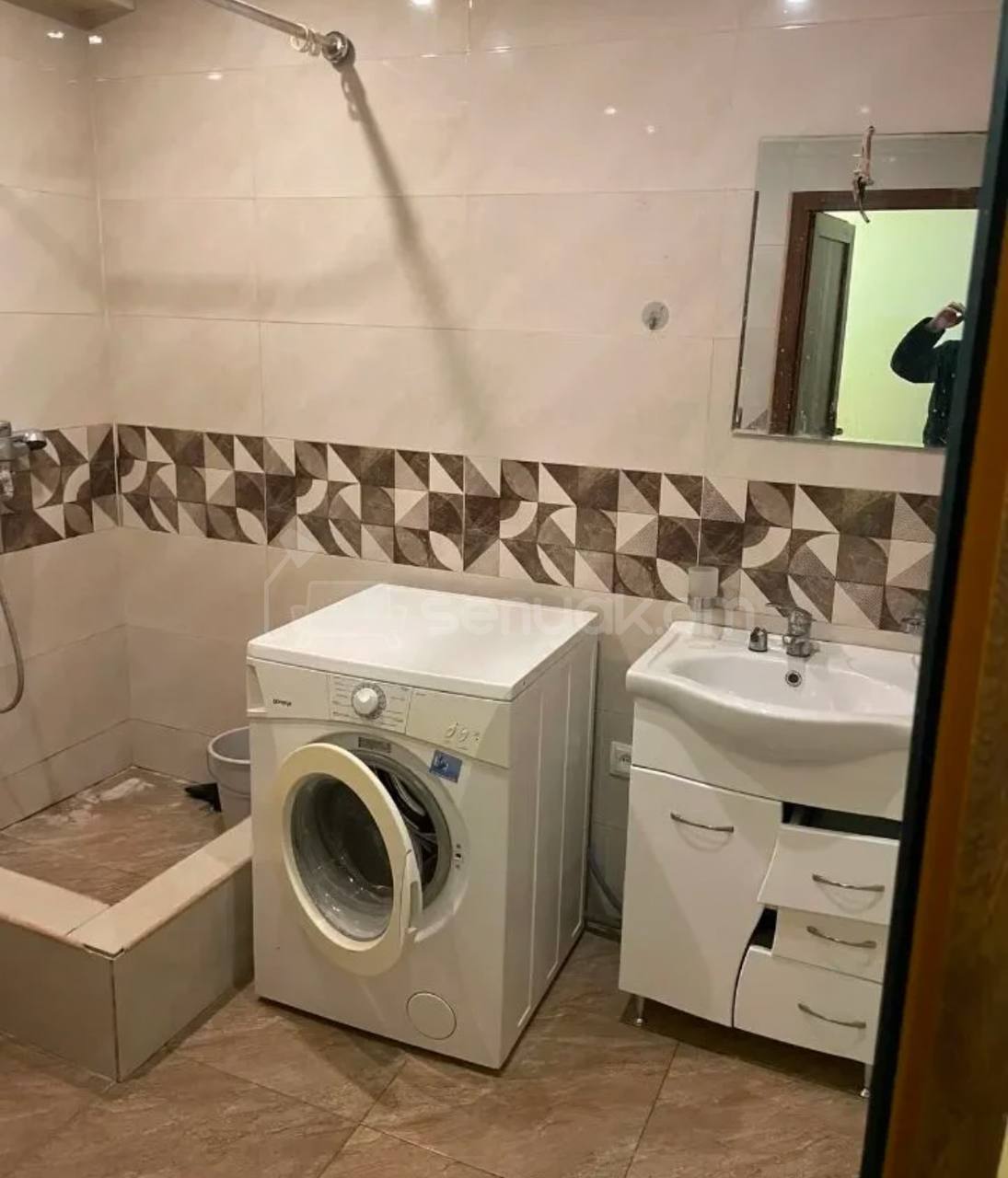 2 Սենյականոց Բնակարան Քարե Շենքում, 45քմ, 1/4 հարկ, Կապիտալ Վերանորոգված, Կահավորված