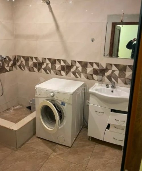 2 Սենյականոց Բնակարան Քարե Շենքում, 45քմ, 1/4 հարկ, Կոսմետիկ Վերանորոգված, Կահավորված, Արևկող