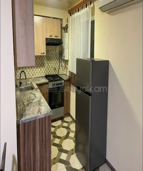 2 Սենյականոց Բնակարան Քարե Շենքում, 45քմ, 1/4 հարկ, Կոսմետիկ Վերանորոգված, Կահավորված, Արևկող