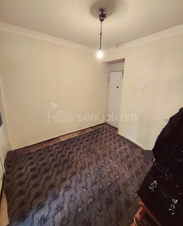 3 Սենյականոց Բնակարան Քարե Շենքում, 86քմ, 4/5 հարկ, Պետական Վիճակում