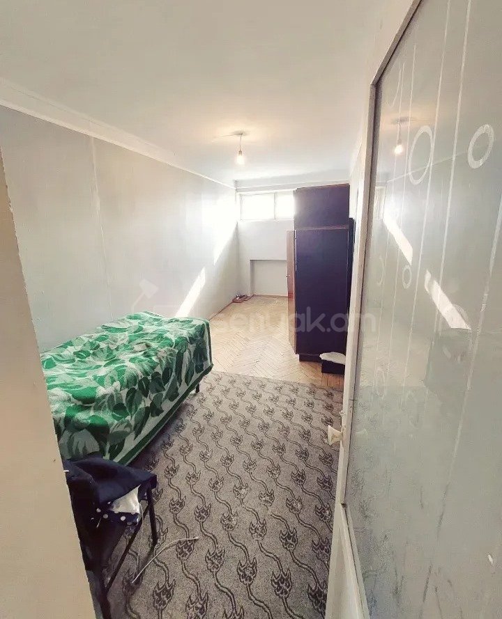 3 Սենյականոց Բնակարան Քարե Շենքում, 86քմ, 4/5 հարկ, Պետական Վիճակում