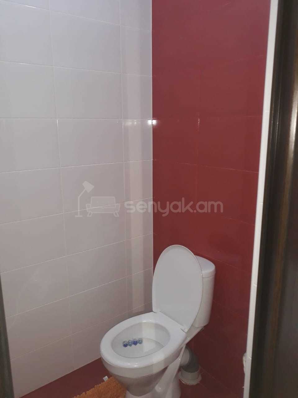 3 Սենյականոց Բնակարան Նորակառույց Քարե Շենքում, 85քմ, 1/5 հարկ, Կապիտալ Վերանորոգված, Կահավորված