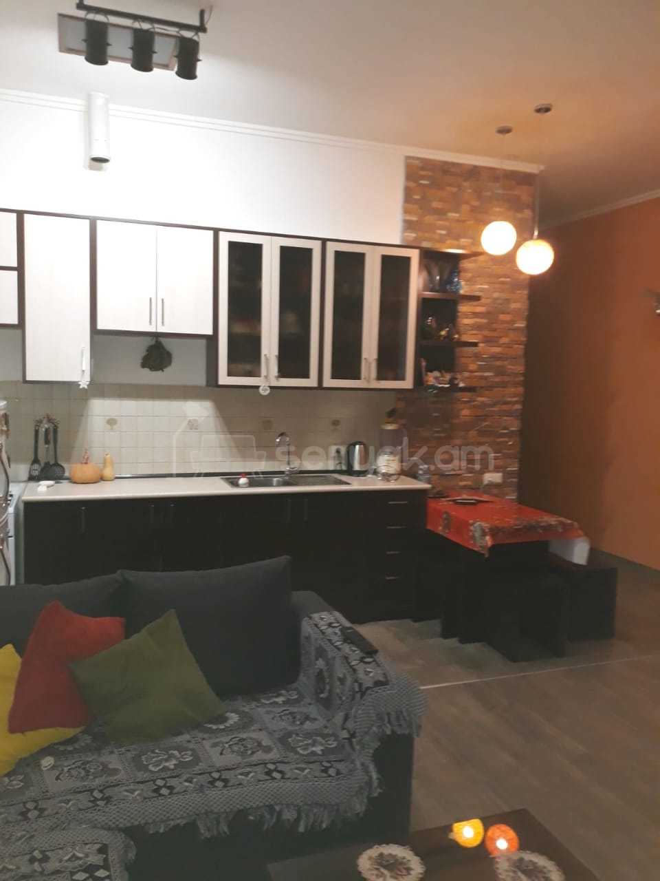 3 Սենյականոց Բնակարան Նորակառույց Քարե Շենքում, 85քմ, 1/5 հարկ, Կապիտալ Վերանորոգված, Կահավորված
