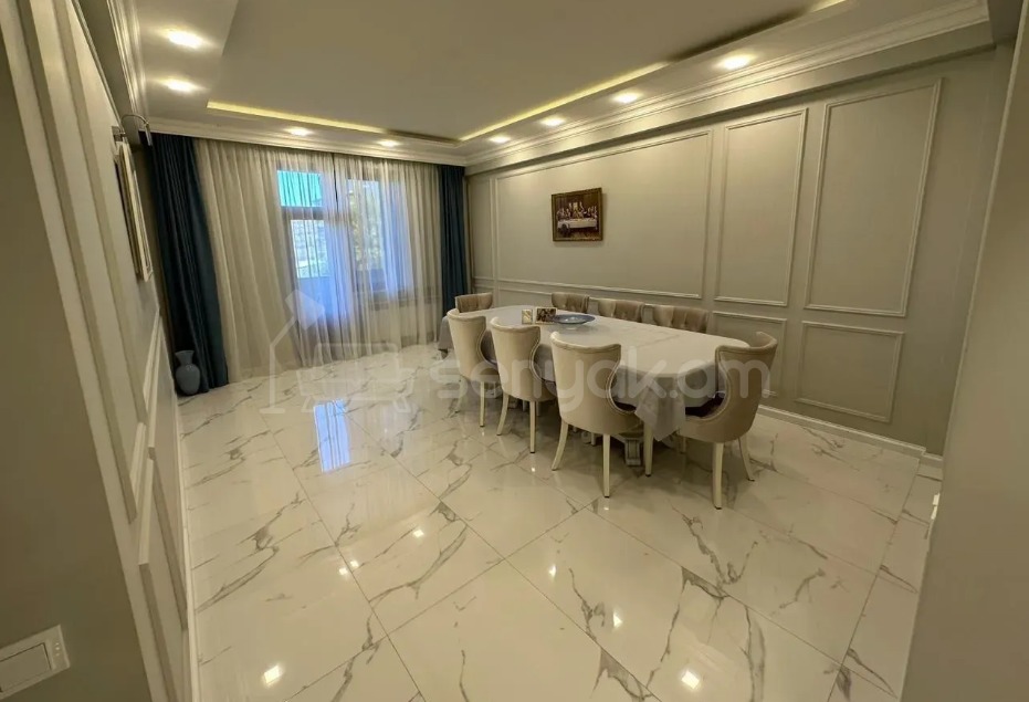 5 Սենյականոց Բնակարան, 152քմ, 2/12 հարկ, Կապիտալ Վերանորոգված