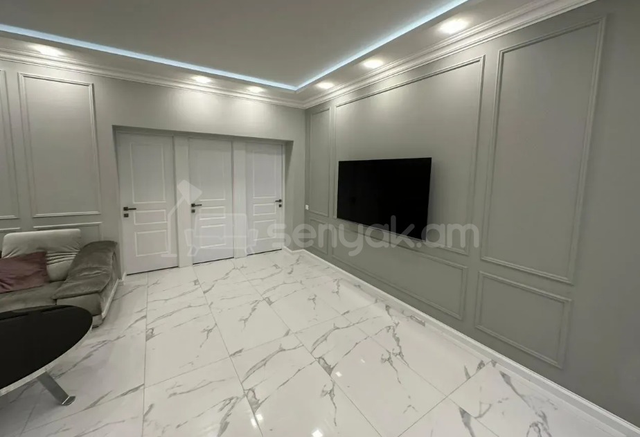 5 Սենյականոց Բնակարան, 152քմ, 2/12 հարկ, Կապիտալ Վերանորոգված