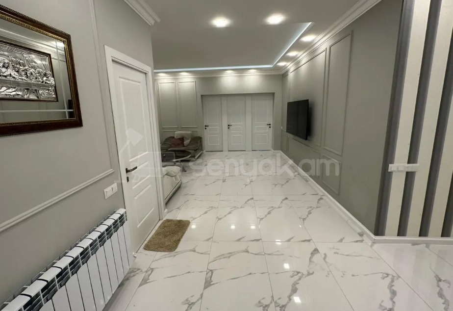 5 Սենյականոց Բնակարան, 152քմ, 2/12 հարկ, Կապիտալ Վերանորոգված