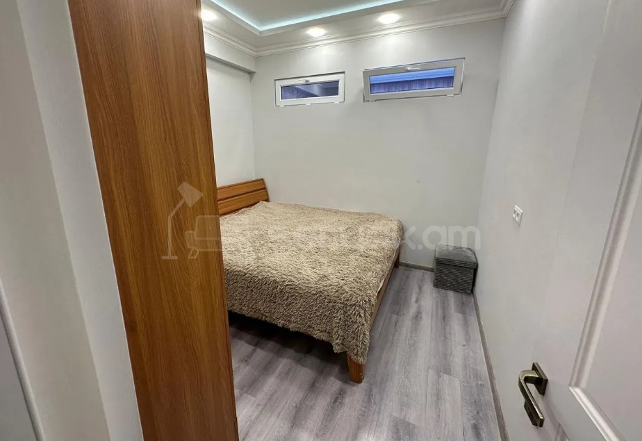 5 Սենյականոց Բնակարան, 152քմ, 2/12 հարկ, Կապիտալ Վերանորոգված