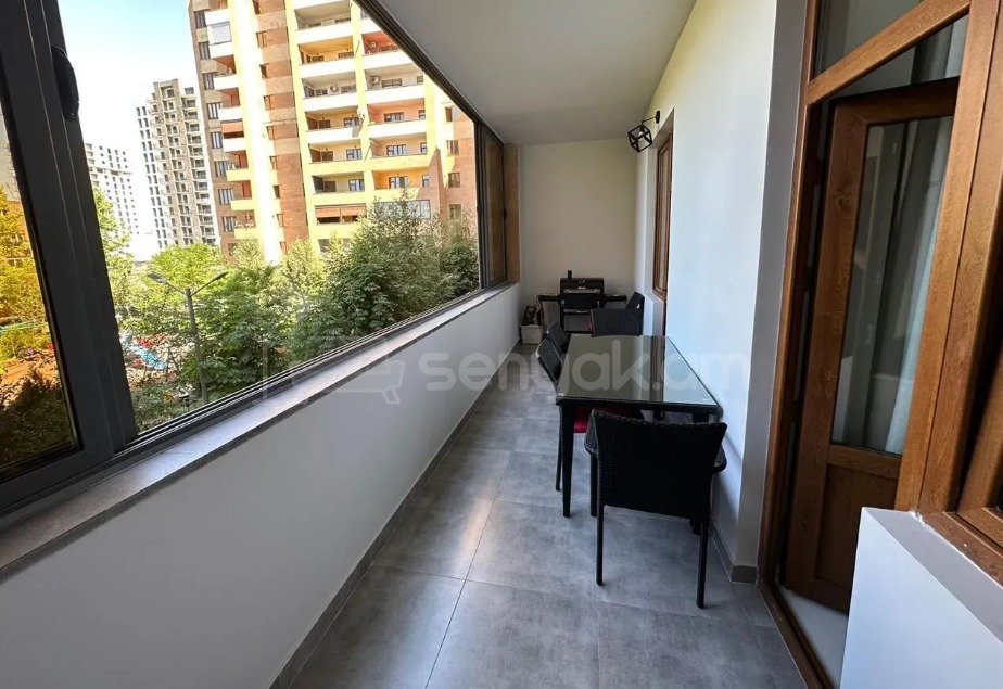 5 Սենյականոց Բնակարան, 152քմ, 2/12 հարկ, Կապիտալ Վերանորոգված