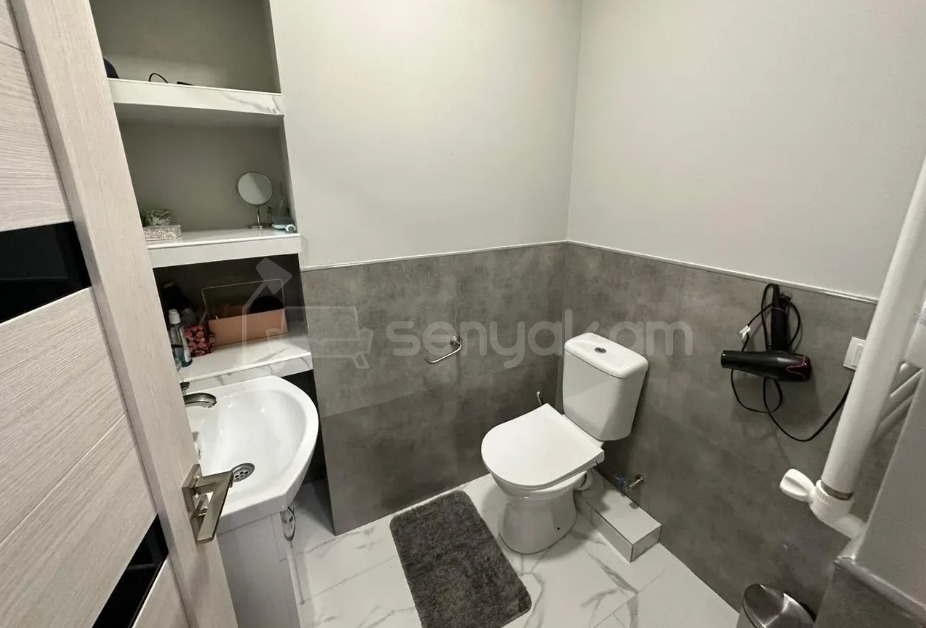 5 Սենյականոց Բնակարան, 152քմ, 2/12 հարկ, Կապիտալ Վերանորոգված