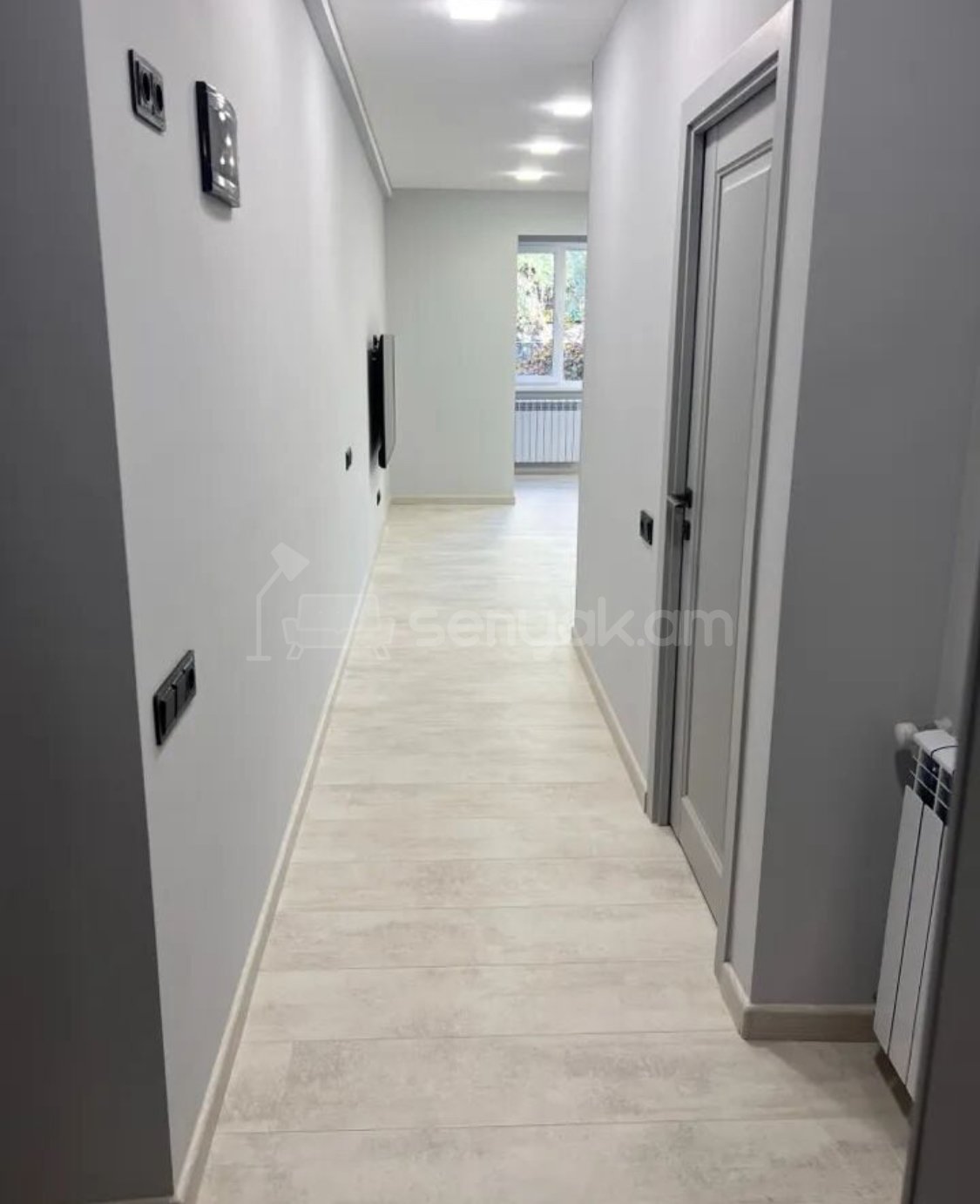 3 Սենյականոց Բնակարան Քարե Շենքում, 71քմ, 2/5 հարկ, Կապիտալ Վերանորոգված, Կահավորված