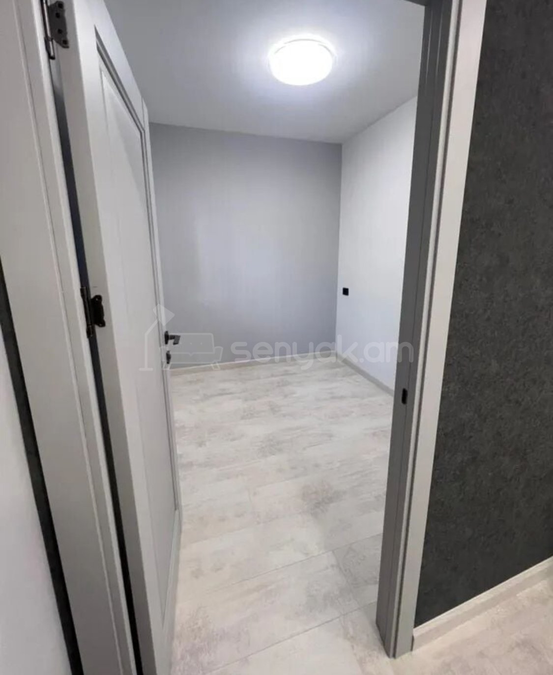 3 Սենյականոց Բնակարան Քարե Շենքում, 71քմ, 2/5 հարկ, Կապիտալ Վերանորոգված, Կահավորված