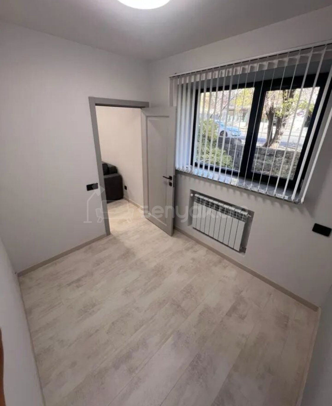 3 Սենյականոց Բնակարան Քարե Շենքում, 71քմ, 2/5 հարկ, Կապիտալ Վերանորոգված, Կահավորված