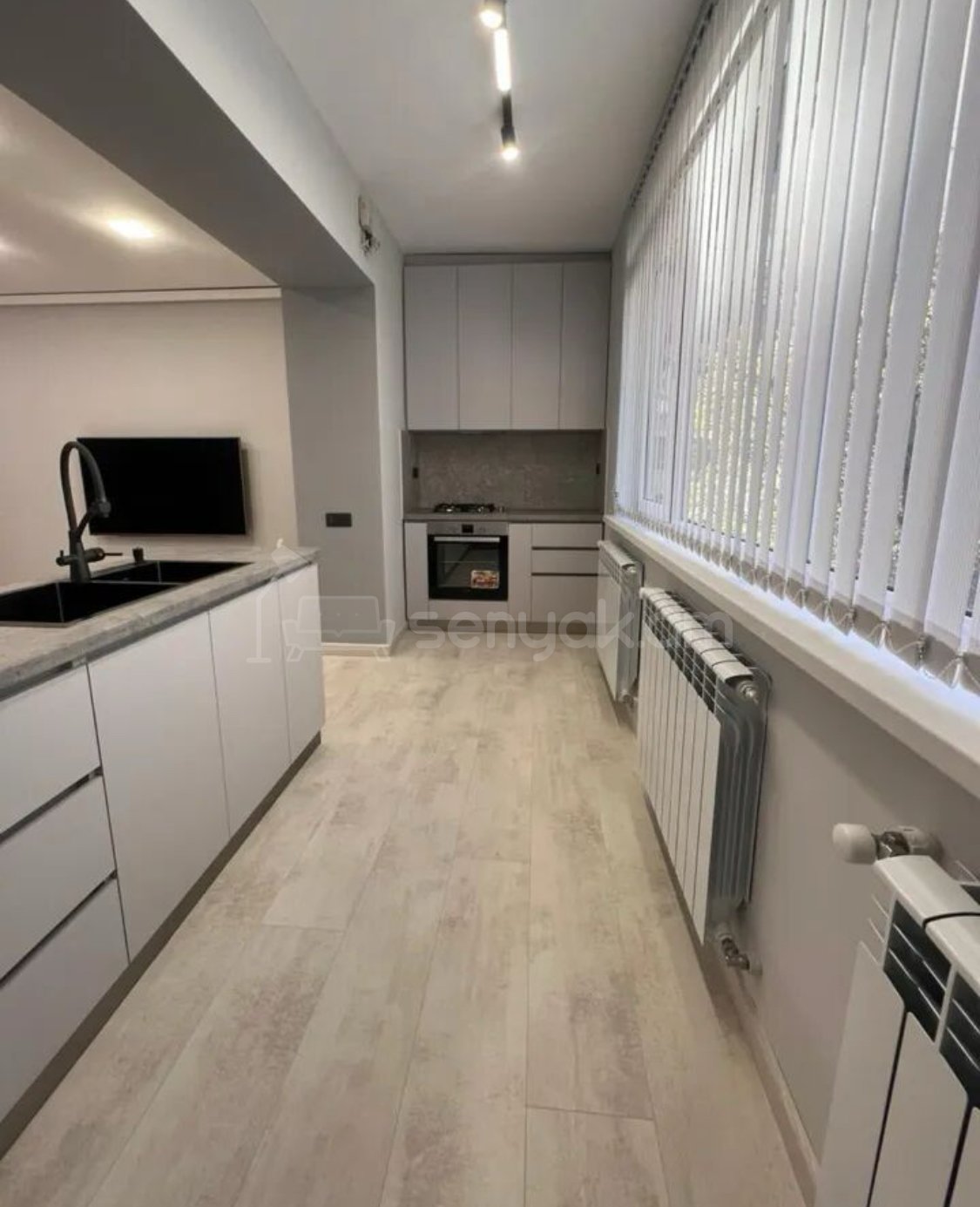 3 Սենյականոց Բնակարան Քարե Շենքում, 71քմ, 2/5 հարկ, Կապիտալ Վերանորոգված, Կահավորված