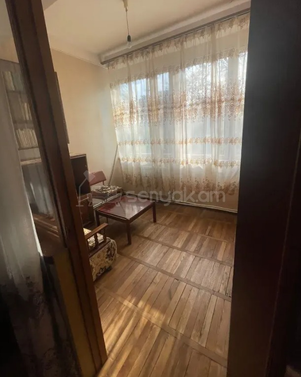 3 Սենյականոց Բնակարան, 82քմ, 1/10 հարկ, Պետական Վիճակում