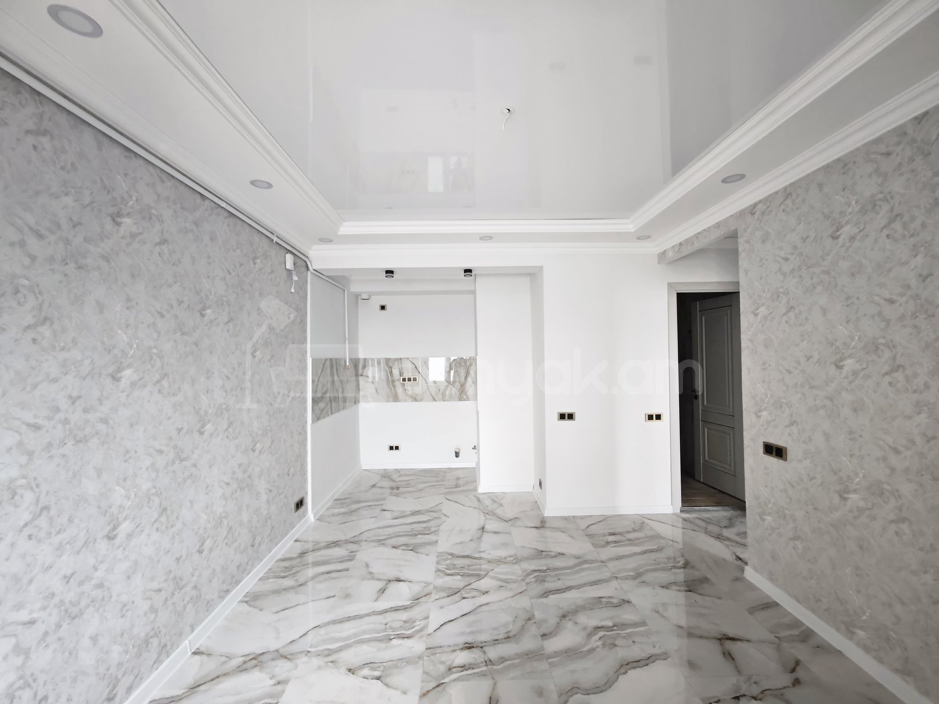 1 Սենյականոց Բնակարան, 33քմ, 14/16 հարկ, Կապիտալ Վերանորոգված