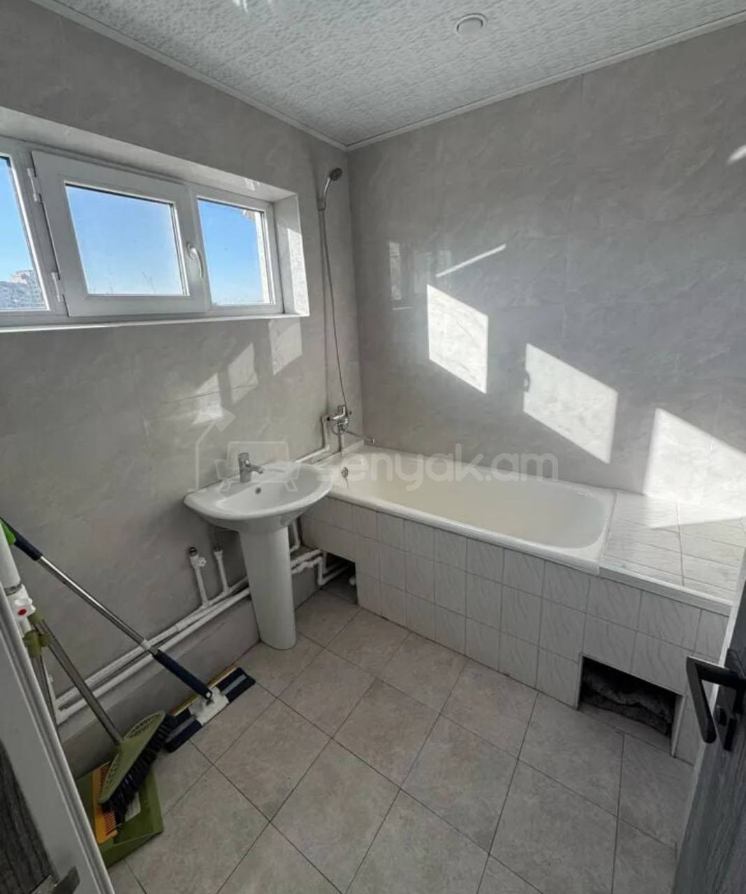 2 Սենյականոց Բնակարան, 64քմ, 9/10 հարկ, Կապիտալ Վերանորոգված, Կահավորված, Արևկող