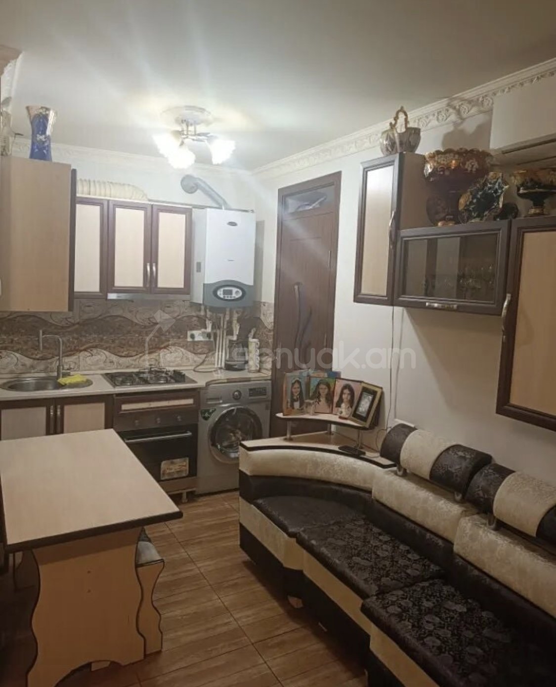 3 Սենյականոց Բնակարան, 43քմ, 2/4 հարկ, Նորմալ Վիճակում