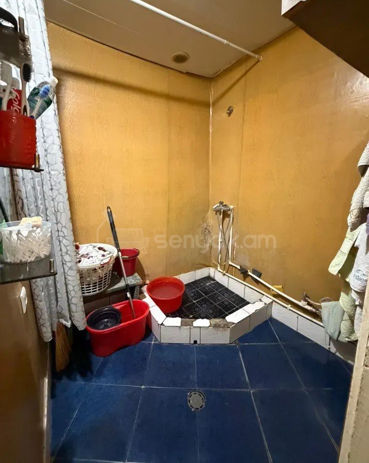 4 Սենյականոց Բնակարան, 90քմ, 8/9 հարկ, Նորմալ Վիճակում