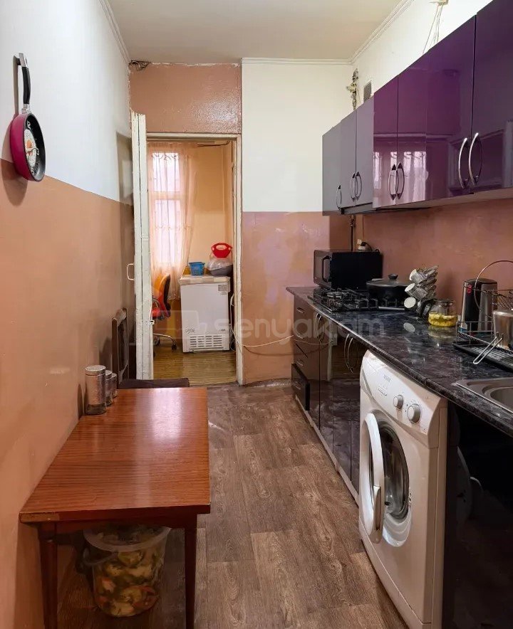 4 Սենյականոց Բնակարան, 90քմ, 8/9 հարկ, Նորմալ Վիճակում