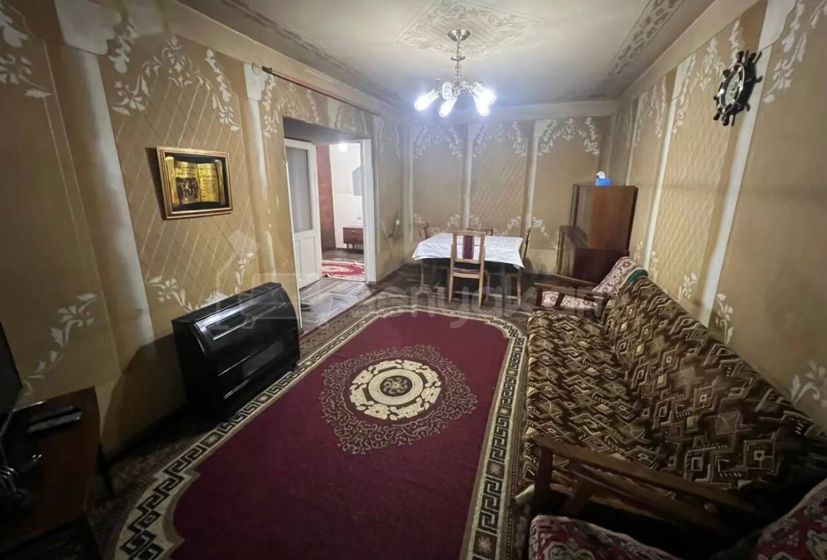 2 Սենյականոց Բնակարան Քարե Շենքում, 60քմ, 3/4 հարկ, Պետական Վիճակում, Կահավորված