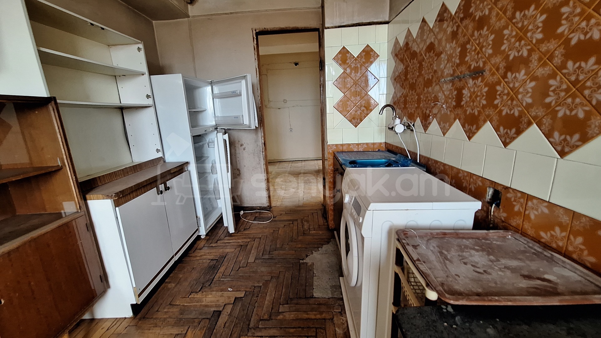 3 Սենյականոց Բնակարան, 95քմ, 6/14 հարկ, Պետական Վիճակում, Մասամբ Կահավորված, Արևկող