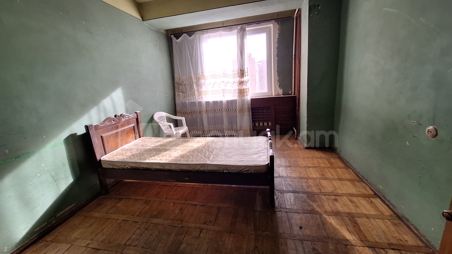 3 Սենյականոց Բնակարան, 95քմ, 6/14 հարկ, Պետական Վիճակում, Մասամբ Կահավորված, Արևկող