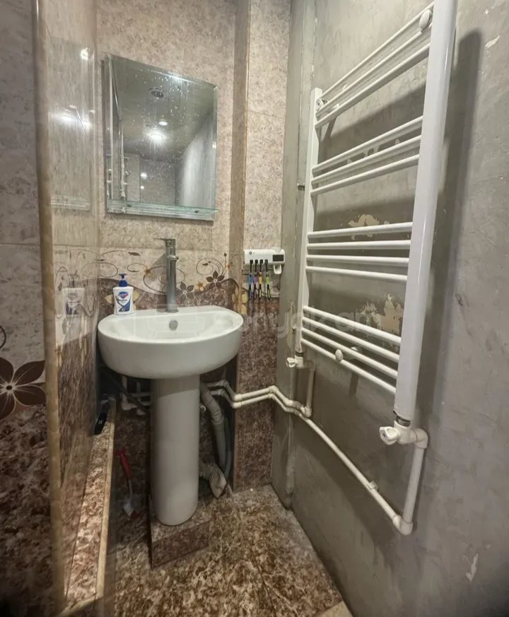 2 Սենյականոց Բնակարան Քարե Շենքում, 56քմ, 1/1 հարկ, Նորմալ Վիճակում, Կահավորված