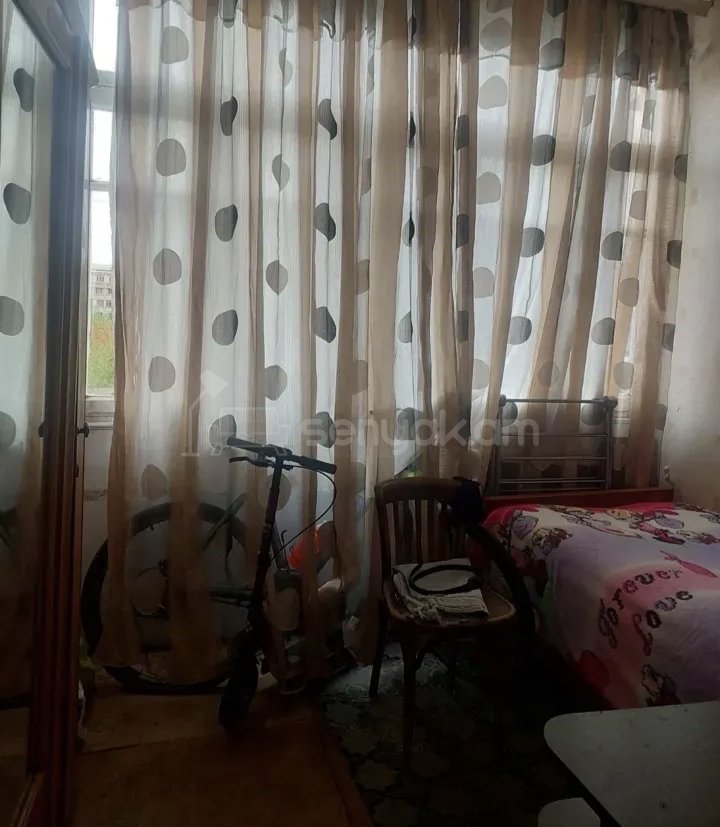 2 Սենյականոց Բնակարան Քարե Շենքում, 56քմ, 4/5 հարկ, Նորմալ Վիճակում, Կահավորված, Արևկող