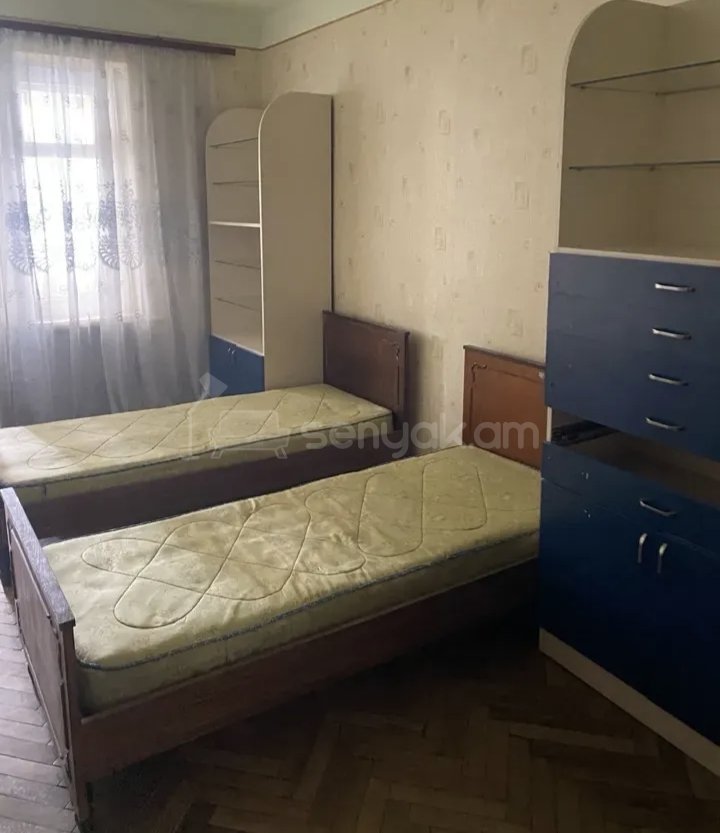 2 Սենյականոց Բնակարան Քարե Շենքում, 56քմ, 4/5 հարկ, Նորմալ Վիճակում, Կահավորված, Արևկող