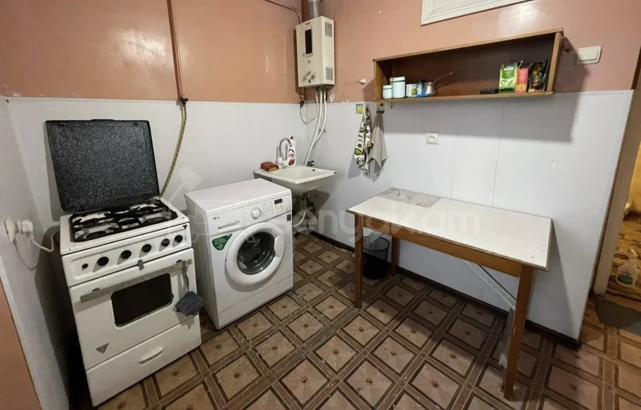 2 Սենյականոց Բնակարան Քարե Շենքում, 56քմ, 4/5 հարկ, Նորմալ Վիճակում, Կահավորված, Արևկող