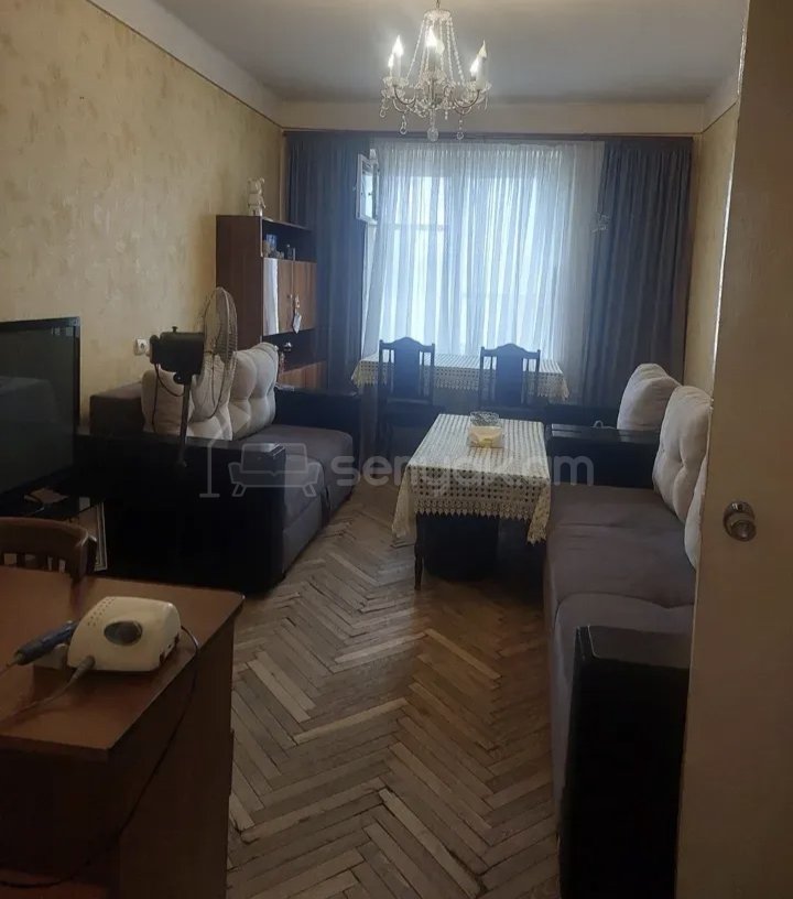 2 Սենյականոց Բնակարան Քարե Շենքում, 56քմ, 4/5 հարկ, Նորմալ Վիճակում, Կահավորված, Արևկող