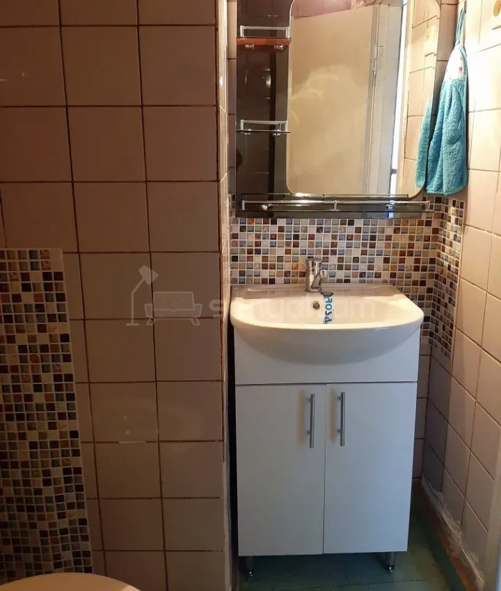 2 Սենյականոց Բնակարան Քարե Շենքում, 56քմ, 4/5 հարկ, Նորմալ Վիճակում, Կահավորված, Արևկող